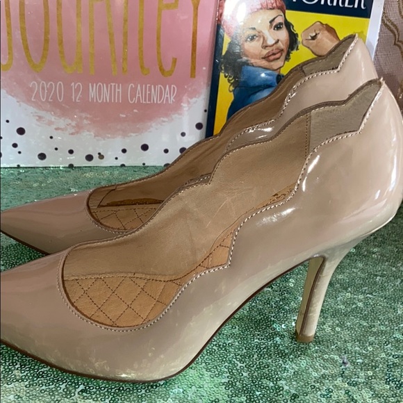 Cream Patent Leather Chinese Laundry Pumps - Picture 4 of 4